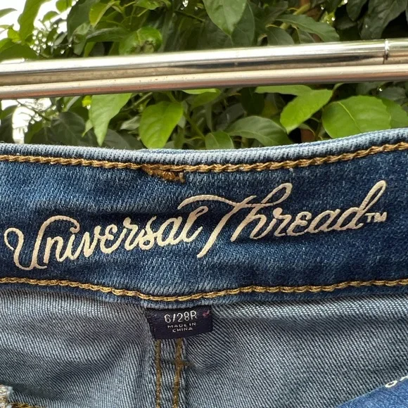 Universal thread distressed skinny jeans - Picture 3 of 3